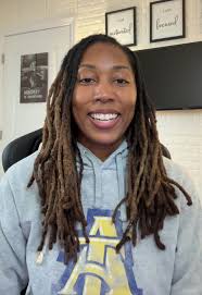 Ashley Jeffers (@ashthepreneur)