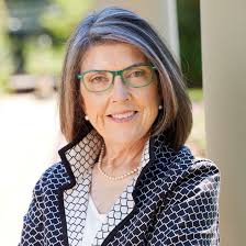 Liz Boyd's Instagram, Twitter & Facebook