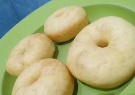 Berikut 4 resep donat kentang yang enak, empuk, dan mudah dipraktikkan di rumah. 8 Bahan Buat Donat Kentang Empuk Takaran Sendok Yang Enak Cookandrecipe Com