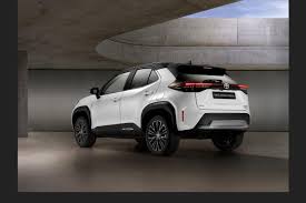 Der toyota yaris cross teilt sich die plattform mit dem nächsten toyota yaris, gerät aber 24 zentimeter länger, verfügt über drei zentimeter mehr bodenfreiheit und neun zentimeter mehr höhe. Toyota Yaris Cross Erste Versionen Bestellbar Kus Newsroom