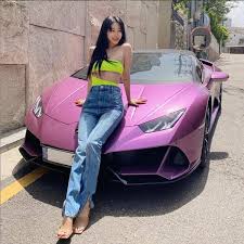 포토] 배우 한예슬, "람보르기니 우라칸은 내 차" < SNS < 포토/영상 < 기사본문 - 오토트리뷴