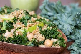 Veganer Quinoa Salat Mit Grunkohl Und Sesamdressing Rezept Sesamdressing Grunkohl Veganer Salat