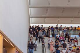 Find store hours, contact information, deals, weekly calendar of events and directions. Aventura S New Apple Store Grand Opening Photos And Details 9to5mac