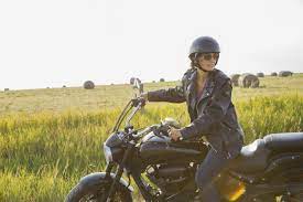 An Easy 10 Step Tutorial On How To Ride A Motorcycle Women Riding Motorcycles Beginner Motorcycle Riding Motorcycle