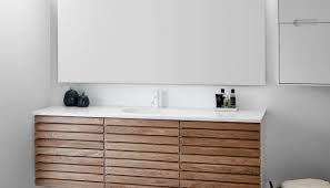 Du kan også innrede badet med uno form. Snedker Badevaerelsesmobler Med Traelameller I Massiv Eg Invita