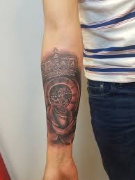 The tattoo is a star with the number 10 in the middle on. David Ortiz Adli Kullanicinin Tatuaje Panosundaki Pin
