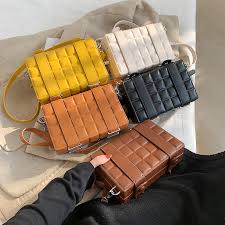 Koleksi tas wanita dari bagteria yang juga merupakan salah satu brand tas wanita lokal ternama juga bisa kamu perhitungkan, nih. Tas Tangan Wanita Bentuk Kotak Tas Selempang Kotak Desain Khusus Tas Tangan Wanita Tas Kurir Wanita Berkualitas Baik Dompet Wanita Buy Desain Khusus Squared Tas Selempang Bentuk Kotak Wanita Tas Wanita