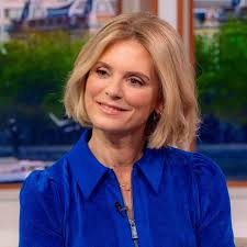 Amanda Holden and daughters decorate Christmas tree in heart-melting music  video