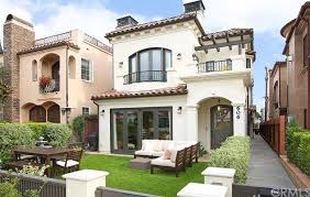 For Sale 2 000 000 606 Marigold Avenue Corona Del Mar Ca 92625 Dream House Exterior House Styles House Exterior