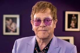 Elton John thay đổi thời gian và địa điểm lưu diễn vì lý do sức khỏe