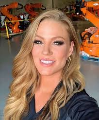 Amy Euler's Instagram, Twitter & Facebook