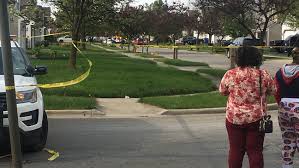 The teen appeared to lunge at another female with a knife. Wioafeo8lxr0m