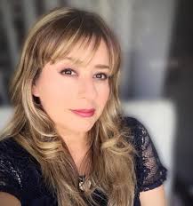 Liz Duran's Instagram, Twitter & Facebook