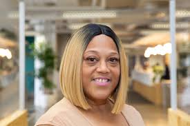 Introduction of plus size woman clothing store owner