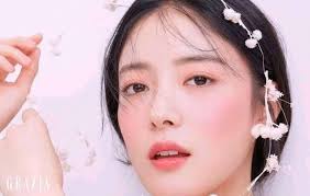 Lee Se Young in Tonymoly X GRAZIA 😊 Gorgeous as always! 😍😍😍 #LeeSeYoung