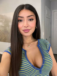 Live twitch.tv/skyeblanchette