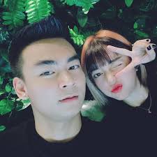 Cô nàng nhỏ nhắn nhưng rất xinh đẹp, quyến rũ này sở hữu sức hút không phải dạng vừa đâu với tận 1,1 triệu người follow trên instagram và hơn 1,7 triệu người subscribe trên youtube. Boc Info Chang Trai Bá»‹ Nghi La Tinh Má»›i Cá»§a Linh Ngá»c Ä'am Hoa Ra CÅ©ng La Streamer Xá»‹n So Triá»‡u Follow