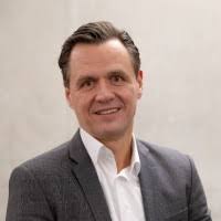 Peter Bollinger's Instagram, Twitter & Facebook