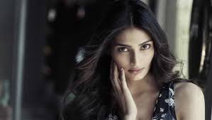 Athiya shetty was born on november 5, 1992 in mumbai, maharashtra. Athiya Shetty Biography Wiki Age Height Films Education Net Worth Info