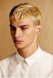 Nice 35 Simple But Trendy Short Blonde Haircut For Men Https Klambeni Com 2019 04 03 35 Simple But Trendy Mens Haircuts Short Haircuts For Men Men Hair Color
