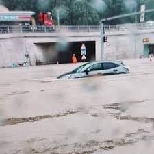 Innert kürzester zeit sind heute nachmittag enorme wassermassen über teile der zentralschweiz niedergegangen. Q2m6qa7aur2hdm