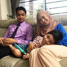 The story tells qisya iriz (mawar rashid), university graduates who had become a nanny while. Mawar Rashid Heroin Drama Suamiku Paling Sweet Ciklapunyabelog Blogspot My