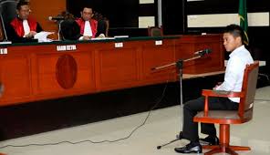 VIDEO YOUTUBE RASYID RAJASA DIVONIS HUKUMAN PERCOBAAN 6 BULAN KASUS TRAGEDI BMWX5 Hasil Sidang Hukuman Percobaan Rasyid Rajasa 2013