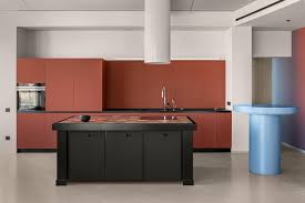 The space turned out to be quite cozy, despite the strict forms and a minimum of furnishings. Blue Terracotta Von Rina Lovko Wohnraume