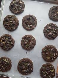 Cookies Vegan Aux Graines De Courge Chocolat Noir Et Fleur De Sel By Flora B Graine De Courge Courge Fleur De Sel