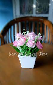 15 tanaman hias pembersih udara dalam ruangan alamendah table flower atau bunga meja ini adalah katalog kita yang paling laris untuk dikirimkan untuk orang orang yang anda cintai untuk hari hari yang istimewa seperti hari. Jual Bunga Hias Plastik Bunga Hiasan Meja Bunga Artifisial Pohon Plastik Jakarta Selatan Dikie Store Tokopedia
