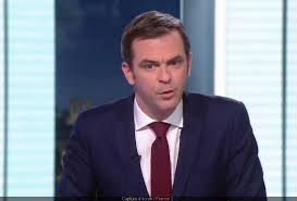 Lundi 8 février 2021 à 11h38, le ministre de la santé a reçu sa première injection de vaccin. Covid Olivier Veran S Est Fait Vacciner Sortiraparis Com