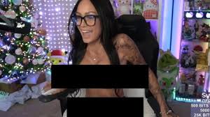 Twitchte Çırılçıplak Yayın Açıp Ekrana Bant Çekme Dönemi Başladı - Webtekno