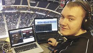 Student-run sports broadcast to feature Bear football games