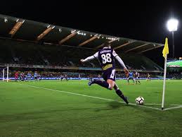 You should also bend your foot and kick the ball with your toe pointed down at the ground. Let S Use Physics To Model A Curving Soccer Ball Wired