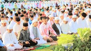 Hari raya waisak dirayakan dengan cara yang beragam dan menarik. Hari Raya Idul Fitri Dan Asal Mula Perayaannya Penasultra Com