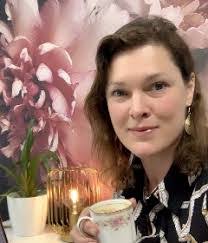 Kim Bos's Instagram, Twitter & Facebook