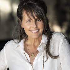 Kathleen Leroy's Instagram, Twitter & Facebook