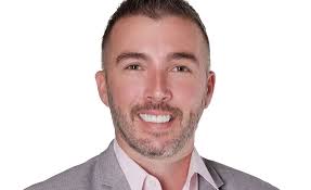 Hey Bartender—No 401(k)? No Problem: Retire Like a Boss Without the 9-to-5 