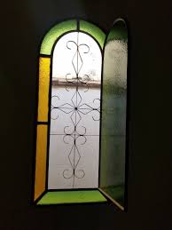 Janelas De Ferro E Vidro Colorido Antiga Em 2020 Janela De Ferro Vidro Colorido Vidro