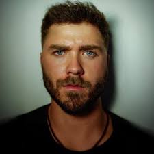 Amanda Kazzy Cryer (@KazzyReacts)