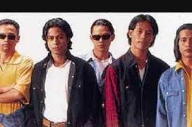 Lyrics for izinkan selamanya namamu dihati by izam (eye). Lirik Dan Chord Lagu Izinkan Namamu Selamanya Di Hati Dari E Y E