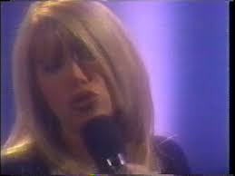Suzanne Somers sings to Leslie Hamel