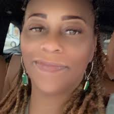 Lebron James and his son may have set the Bar high but have you heard  about…..Daphne Davis, 52 and her daughter Edruina Davis, 26, from  Birmingham, Alabama both graduated from Birmingham School