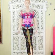 Model kebaya kutu baru modern brokat desain klasik plus cocok diguanakan oleh wanita muslimah dengan pasangan hijab. Kumpulan Kebaya Modern Jenis Sejarah Kebaya