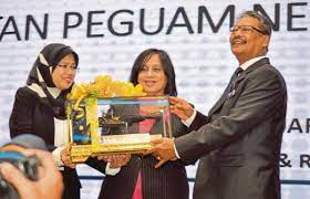 Saya telah meneliti kenyataan peguamcara negara engku nor faizah engku atek hari ini. Pengamal Undang Undang Diingatkan Jauhi Rasuah