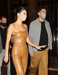 Kylie jenner flaunts massive cleavage, upstages kendall at tequila launch party kendall. Devin Booker Kendall Why Kendall Jenner And Devin Booker S Romance Stands Out From Her Exes E Online Deutschland