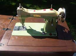 Sewing machine швейная машина riccar 528 test. Vintage 1960 S Sewing Machine Riccar Model W Belvedere Motor Still Runs Sewing Machine Vintage Machine