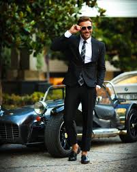 Bölümde kudret karakterini canlandıran murat balcı kolpa'nın gurur benim neyime adlı şarkısını gitarla çalıp söylüyor. Murat Balci Home Facebook