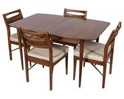 The entire set has been refinished and all components are in excellent condition. Sold Price American Of Martinsville Dining Table And Chairs May 5 0118 12 00 Pm Edt