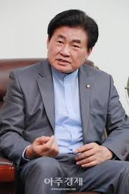 소병훈(蘇秉勳, 1954년 6월 3일 ~ , 전북 군산시)은 대한민국의 정치인, 출판인이다. Td69fi0excha5m